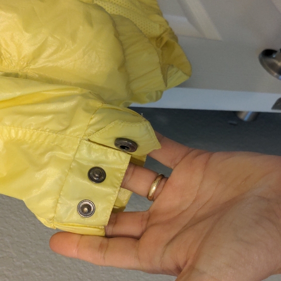 Yellow rain jacket - Picture 6 of 7